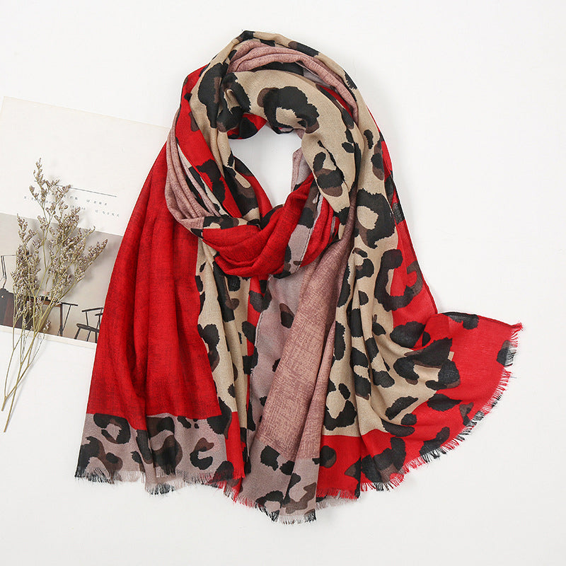 🧣 Versatile Lightweight Leopard Print Shawl Scarf